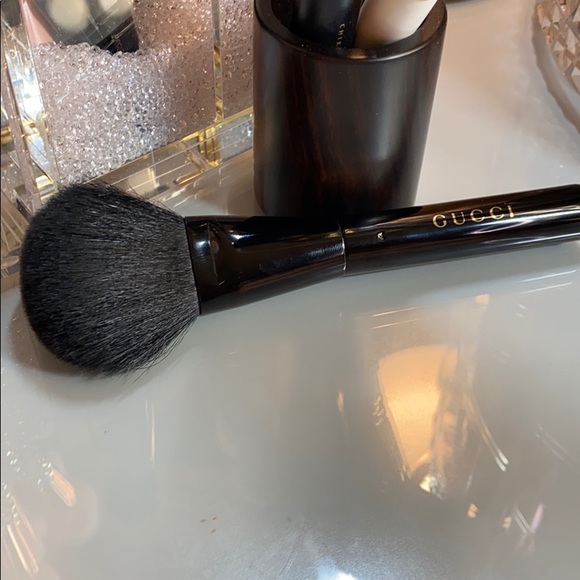gucci makeup brush holder